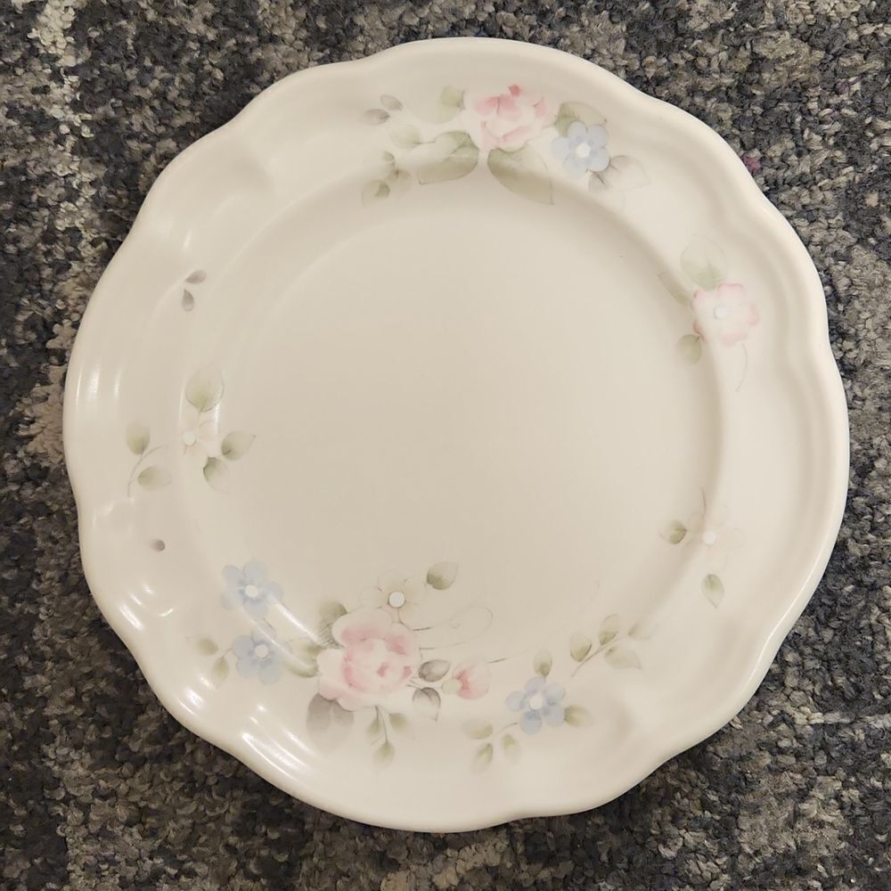 Pfaltzgraff Tea Rose Dessert Salad 7.5" Plate